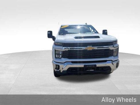 Used 2025 Chevrolet Silverado 2500 LT w/ Convenience Package image 5