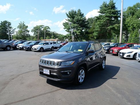 Used 2021 Jeep Compass Latitude w/ Driver Assistance Group AWD/4WD image 1