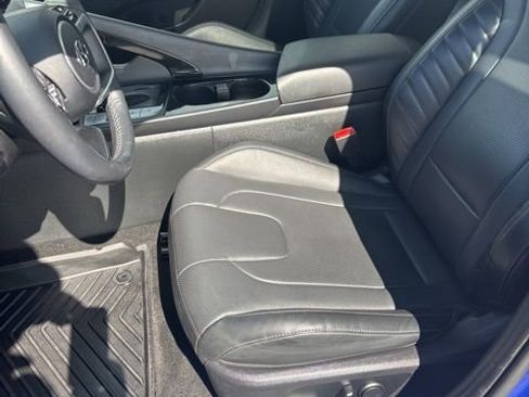 Used 2023 Hyundai Elantra Limited FWD image 29