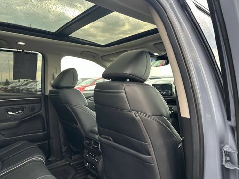Used 2025 Honda Pilot Elite image 38