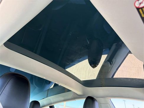 Used 2022 Tesla Model 3 Long Range image 9