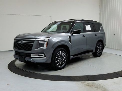 Used 2025 Nissan Armada Platinum Reserve image 3