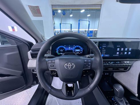 Used 2025 Toyota Camry XLE w/ Premium Plus Package AWD/4WD image 15