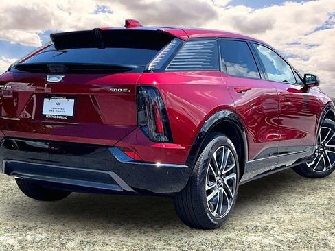 Certified 2025 Cadillac Optiq Sport 2 w/ LPO, Floor Liner Package AWD/4WD image 5