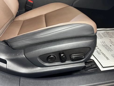 Used 2023 Lexus ES 250 w/ Premium Package AWD/4WD image 14