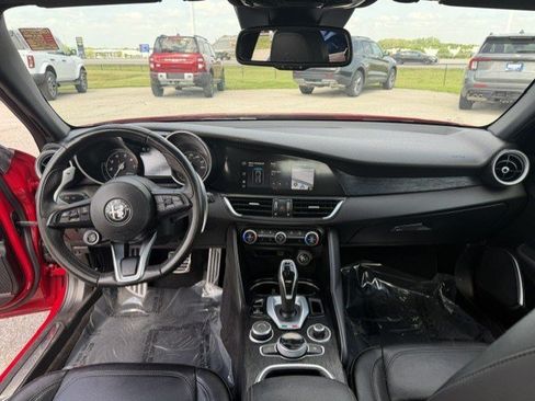 Used 2022 Alfa Romeo Giulia Sprint AWD/4WD image 42