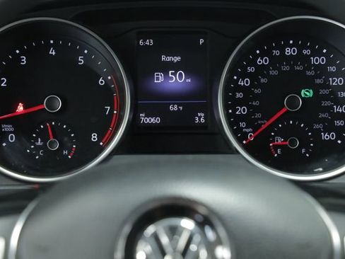 Used 2019 Volkswagen Tiguan S image 14