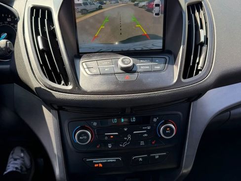 Used 2018 Ford Escape SEL image 2