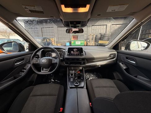 Used 2026 Nissan Rogue SV image 17