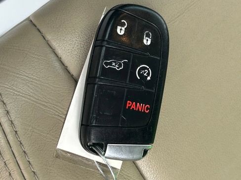 Used 2016 Jeep Grand Cherokee Limited AWD/4WD image 24