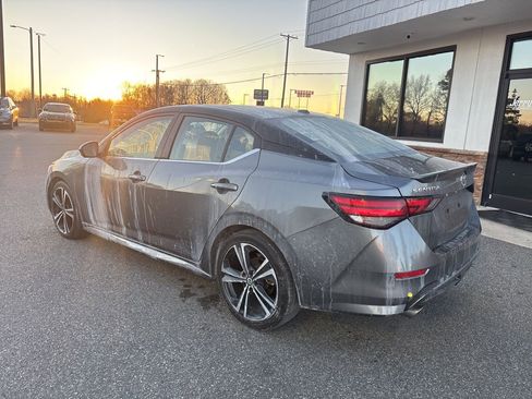 Used 2023 Nissan Sentra SR w/ SR Premium Package image 6