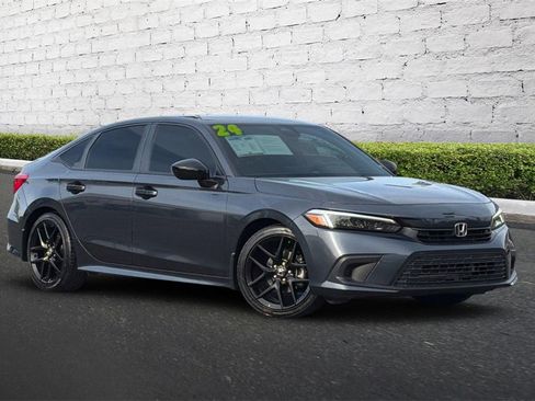 Used 2024 Honda Civic Sport image 2