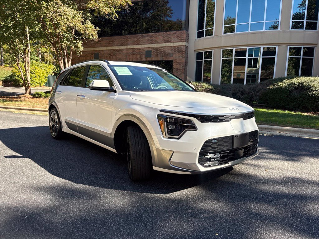 Used 2023 Kia Niro Wave FWD image 4