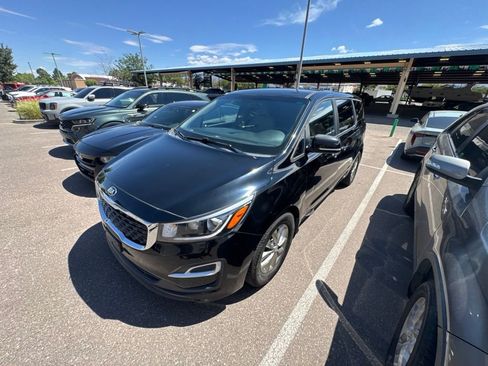 Used 2021 Kia Sedona LX FWD image 3