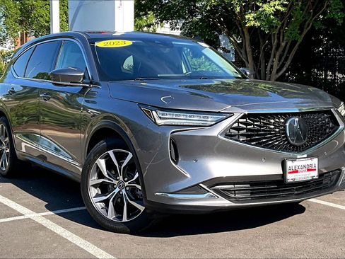 Used 2023 Acura MDX SH-AWD w/ Technology Package image 2