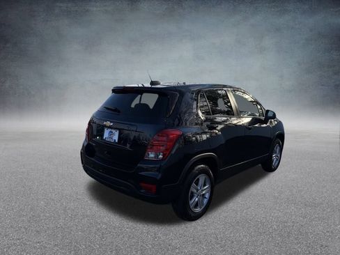Used 2022 Chevrolet Trax LS w/ Tint and Cruise Package image 6