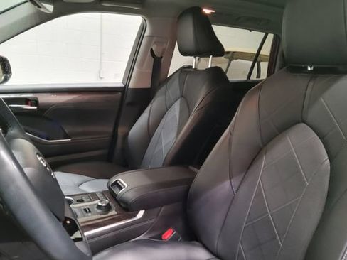 Used 2022 Toyota Highlander Platinum AWD/4WD image 15