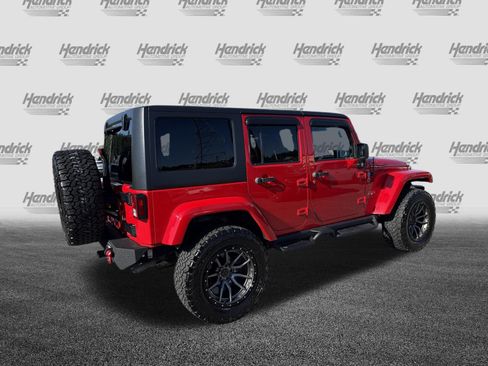 Used 2016 Jeep Wrangler Unlimited Sahara w/ Connectivity Group AWD/4WD image 10