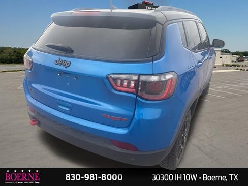 Used 2025 Jeep Compass Trailhawk image 12