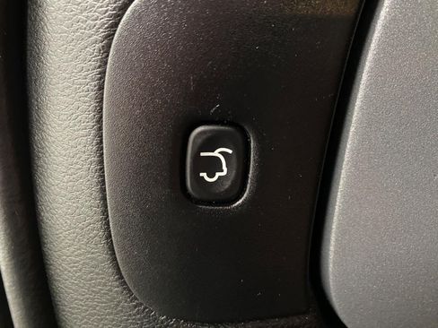 Used 2016 Jeep Cherokee Latitude w/ Comfort/Convenience Group AWD/4WD image 8