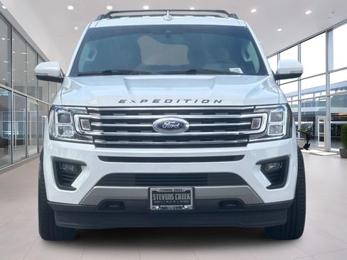 Used 2020 Ford Expedition XLT w/ Equipment Group 202A AWD/4WD image 9