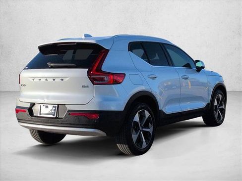 Used 2023 Volvo XC40 B4 Plus w/ Driver Assist Package image 5
