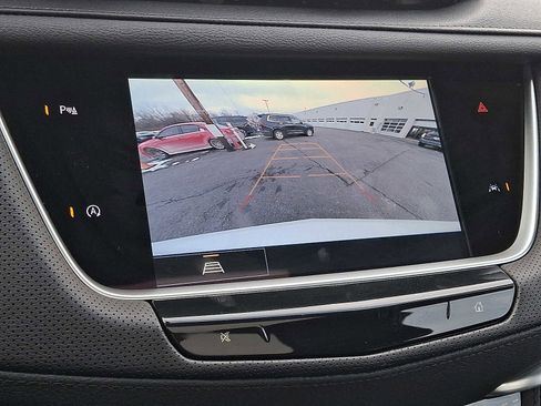 Used 2025 Cadillac XT6 Luxury image 18