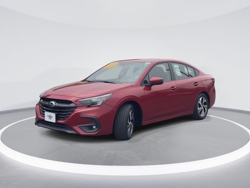 Used 2025 Subaru Legacy Premium AWD/4WD image 3