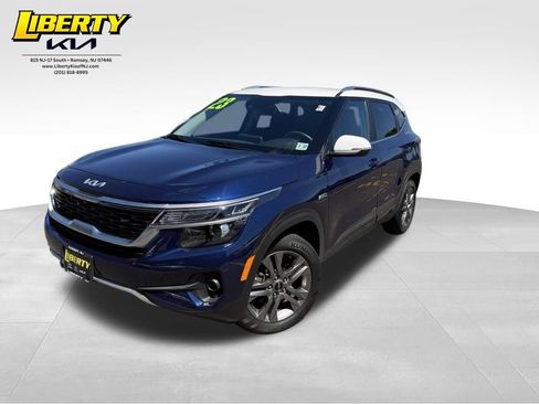 Used 2023 Kia Seltos S AWD/4WD image 3