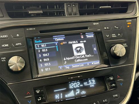 Used 2018 Toyota Avalon XLE Premium image 25