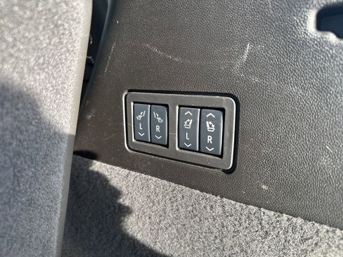 Used 2025 Cadillac XT6 Premium Luxury image 11