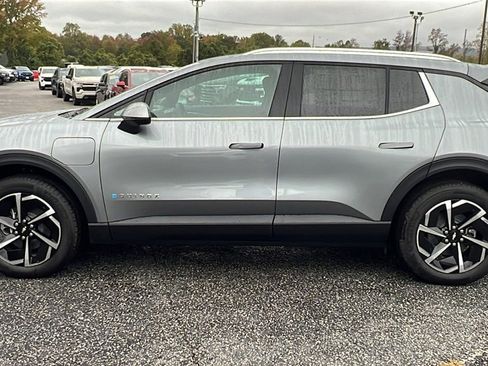 New 2026 Chevrolet Equinox EV LT image 8