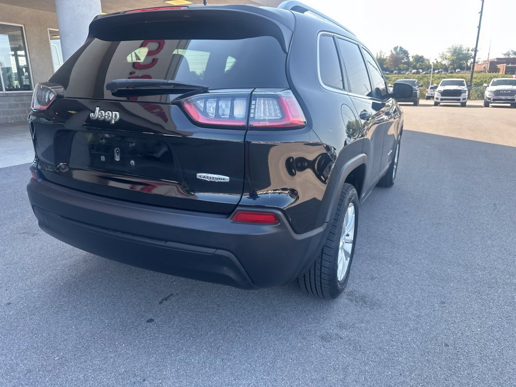 Used 2019 Jeep Cherokee Latitude w/ Popular Appearance Group FWD image 5