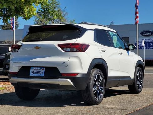 Used 2025 Chevrolet TrailBlazer LT w/ Convenience Package image 6