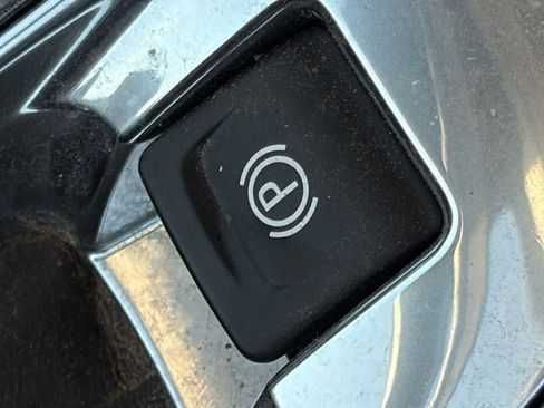 Used 2023 Chevrolet Malibu LT FWD image 20