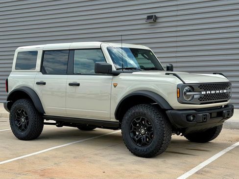 New 2026 Ford Bronco Badlands AWD/4WD image 1