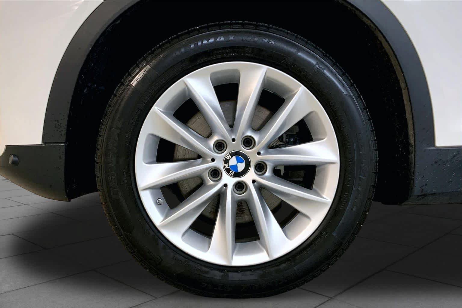Used 2017 BMW X3 xDrive28i AWD/4WD image 10