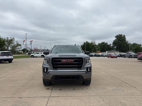 Used 2020 GMC Sierra 1500 Elevation w/ Elevation Value Package AWD/4WD image 8