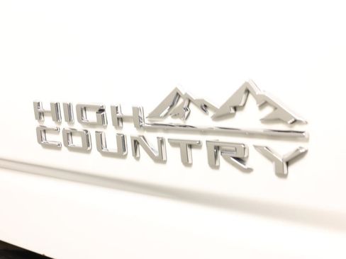 Used 2021 Chevrolet Silverado 2500 High Country w/ Z71 Off-Road Package image 16