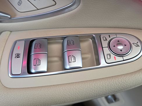 Certified 2022 Mercedes-Benz GLC 300 image 33