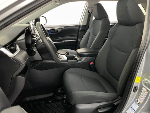Used 2019 Toyota RAV4 LE w/ All Weather Liner Package AWD/4WD image 19