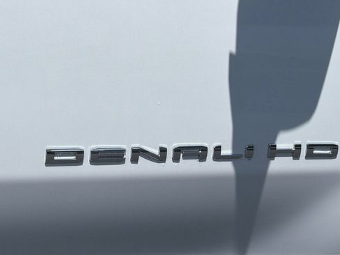 New 2026 GMC Sierra 3500 Denali w/ Denali Reserve Package AWD/4WD image 22