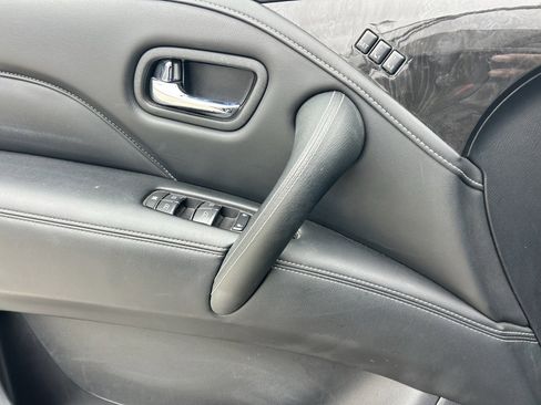 Used 2024 INFINITI QX80 Luxe image 9