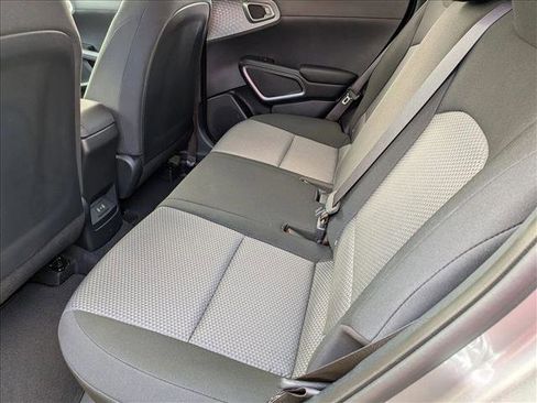 Used 2025 Kia Soul S FWD image 17