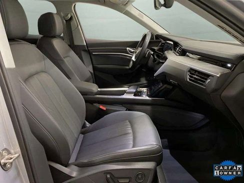 Used 2023 Audi e-tron Premium Plus image 26
