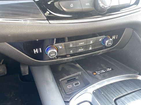Used 2023 Buick Enclave Essence image 15