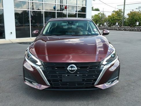 Used 2023 Nissan Altima 2.5 SV AWD/4WD image 2