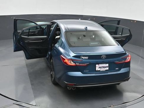 Used 2025 Toyota Camry SE FWD image 58