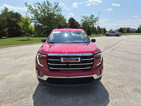 Used 2024 GMC Acadia Elevation FWD image 3