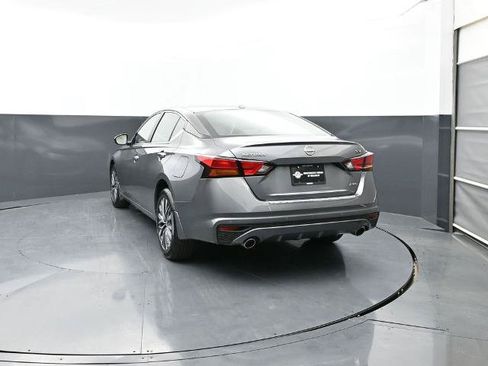 Certified 2023 Nissan Altima 2.5 SV w/ SV Premium Package AWD/4WD image 2